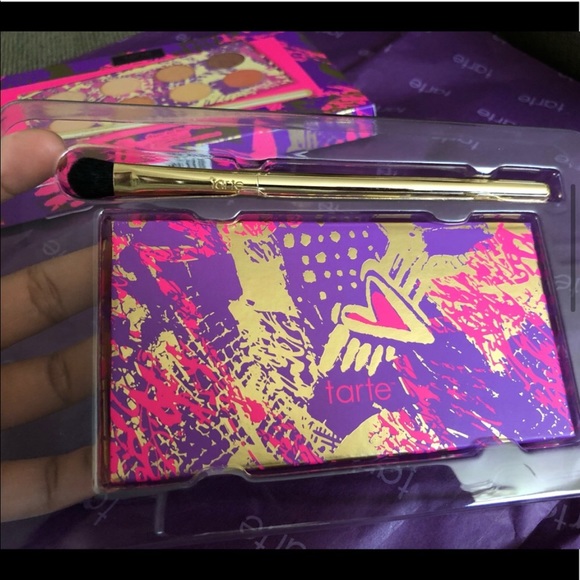 NIB Tarte Dare To Live Eye Set Eyeshadow Make Up - Picture 9 of 15